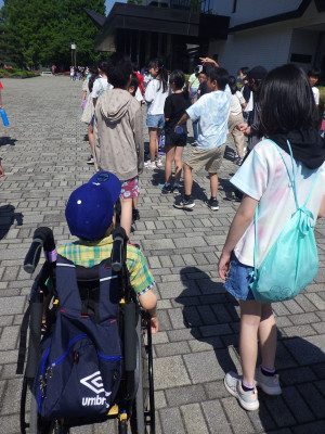 ②
